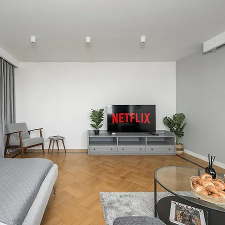 Lumina I 3-room With Balcony I 8 Guests I Center Warszawa